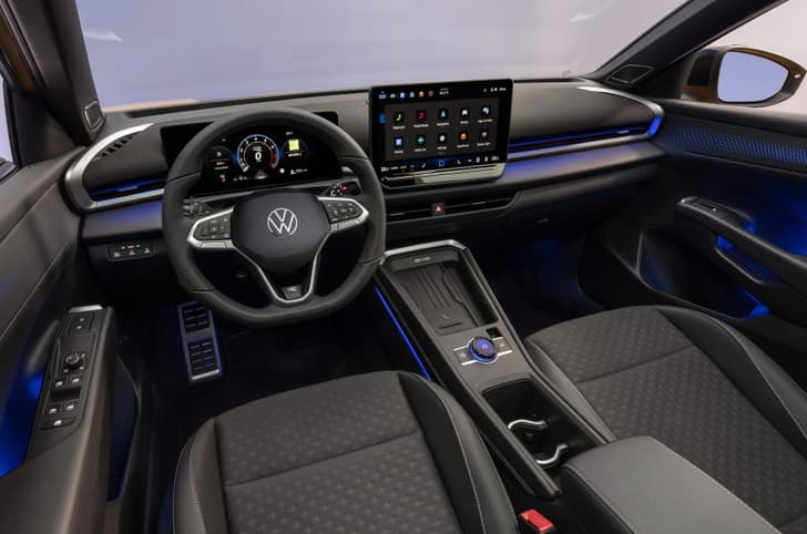 2025 Volkswagen T-Roc interior 